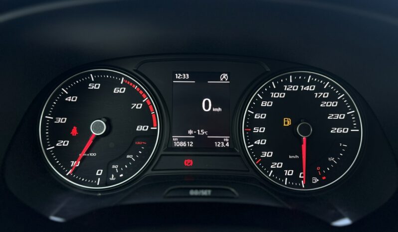 SEAT Leon  | przedni | Manualna | 110 KM | Srebrny full