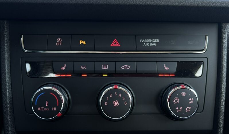 SEAT Leon  | przedni | Manualna | 110 KM | Srebrny full