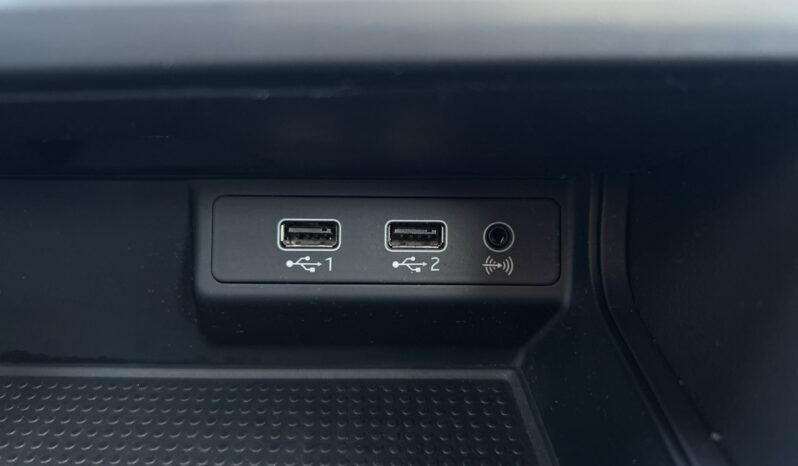 SEAT Leon  | przedni | Manualna | 110 KM | Srebrny full