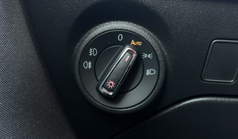 SEAT Leon  | przedni | Manualna | 110 KM | Srebrny full