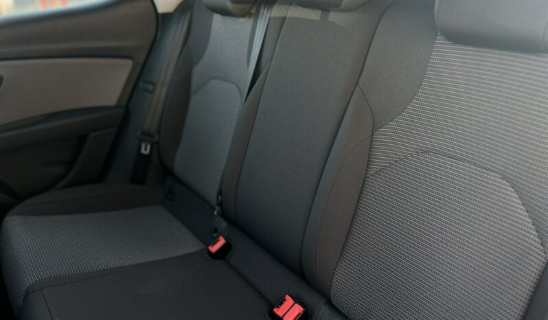 SEAT Leon  | przedni | Manualna | 110 KM | Srebrny full