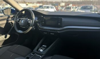 SKODA Octavia  | przedni | Automatyczna | 110 KM | Niebieski full