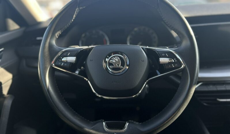 SKODA Octavia  | przedni | Automatyczna | 110 KM | Niebieski full