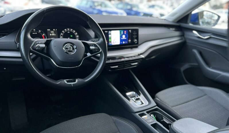 SKODA Octavia  | przedni | Automatyczna | 110 KM | Niebieski full