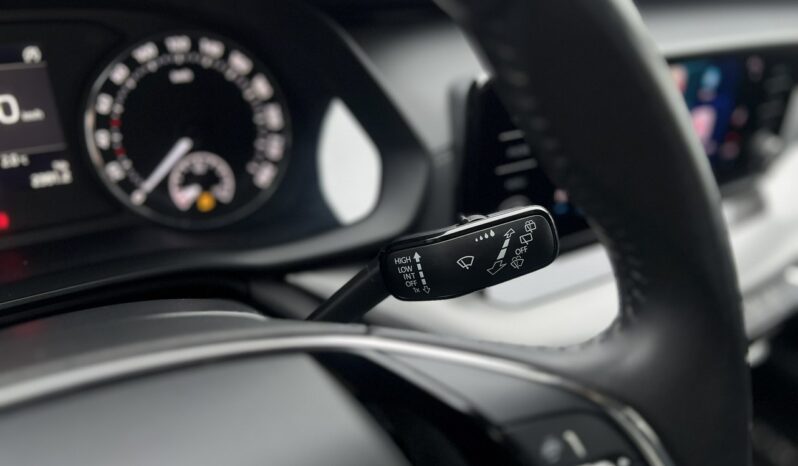 SKODA Octavia  | przedni | Manualna | 115 KM | bialy full