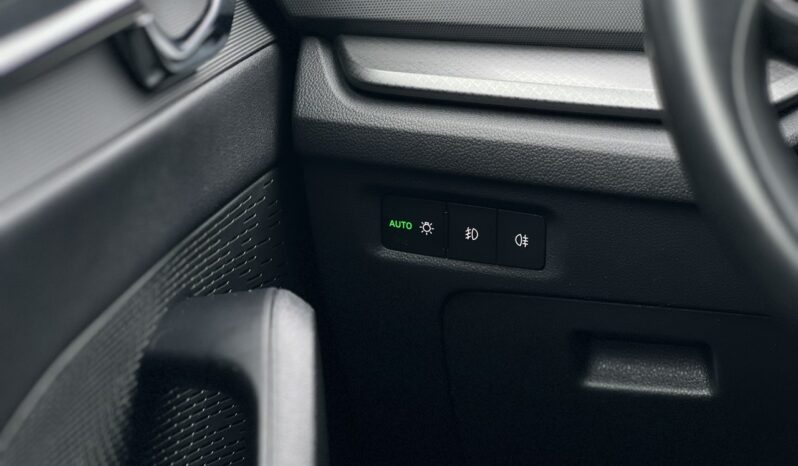 SKODA Octavia  | przedni | Manualna | 115 KM | bialy full