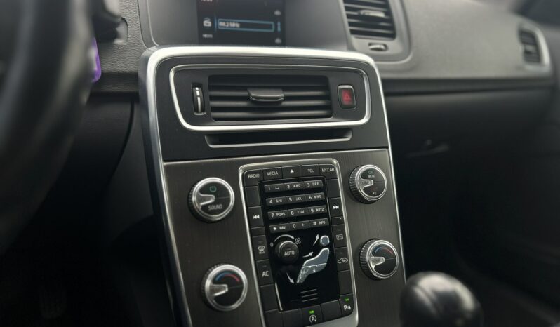 VOLVO S60  | przedni | Manualna | 150 KM | Czarny full