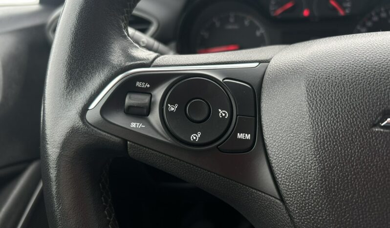 OPEL Crossland X | przedni | Manualna | 130 KM | Srebrny full