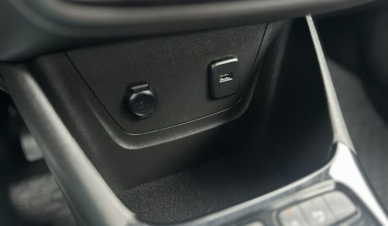 OPEL Crossland X | przedni | Manualna | 130 KM | Srebrny full