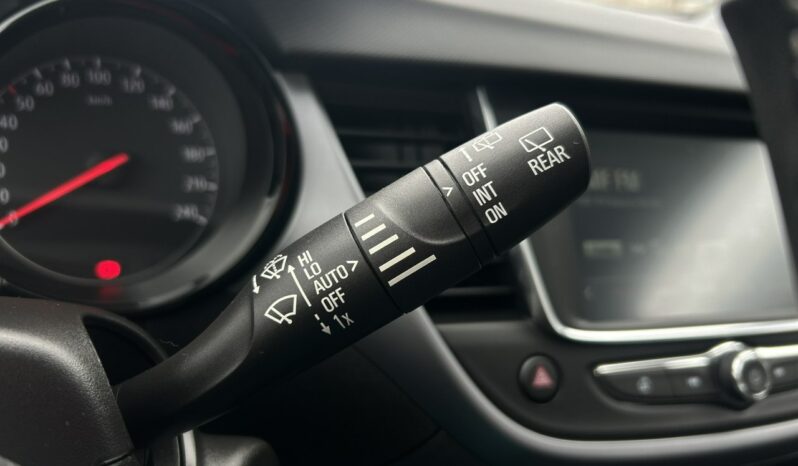 OPEL Crossland X | przedni | Manualna | 130 KM | Srebrny full