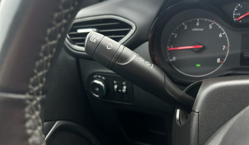 OPEL Crossland X | przedni | Manualna | 130 KM | Srebrny full