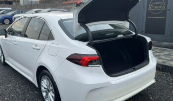 TOYOTA Corolla  | przedni | Automatyczna | 125 KM | bialy full