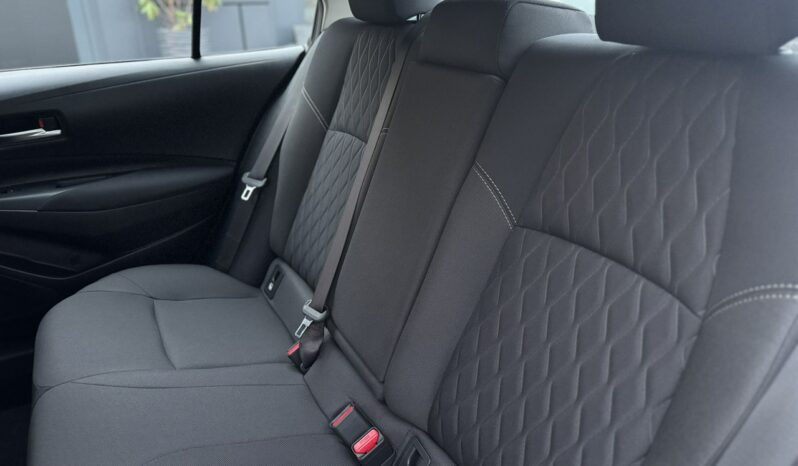 TOYOTA Corolla  | przedni | Automatyczna | 125 KM | bialy full