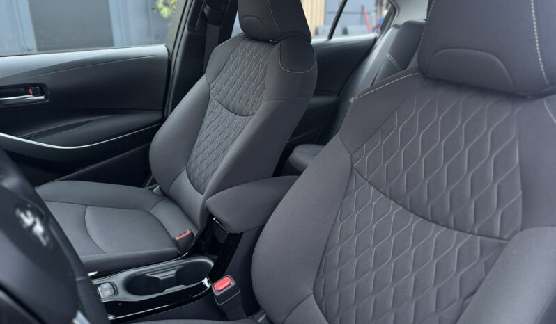 TOYOTA Corolla  | przedni | Automatyczna | 125 KM | bialy full