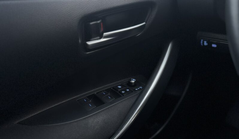 TOYOTA Corolla  | przedni | Automatyczna | 125 KM | bialy full