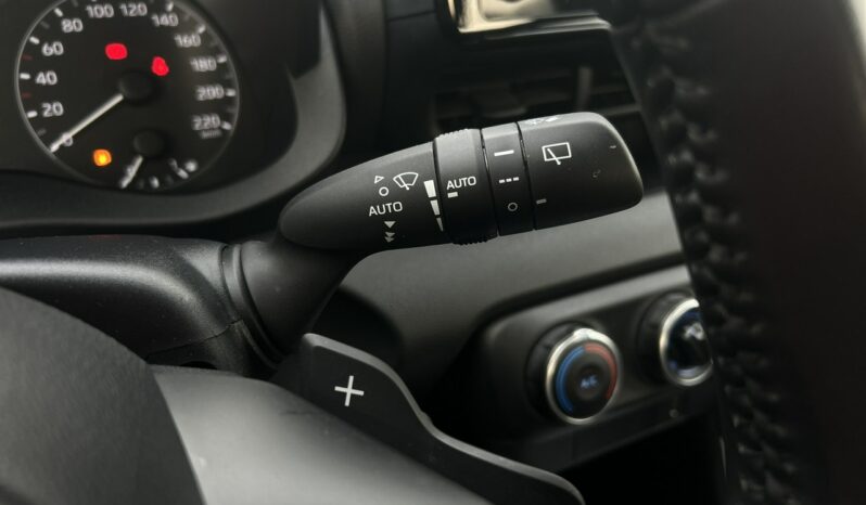 TOYOTA Yaris  | przedni | Automatyczna | 125 KM | Czarny full