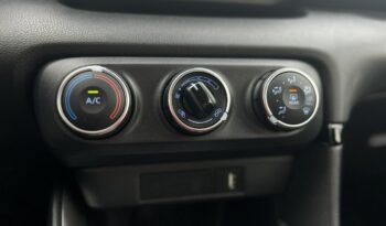 TOYOTA Yaris  | przedni | Automatyczna | 125 KM | Czarny full