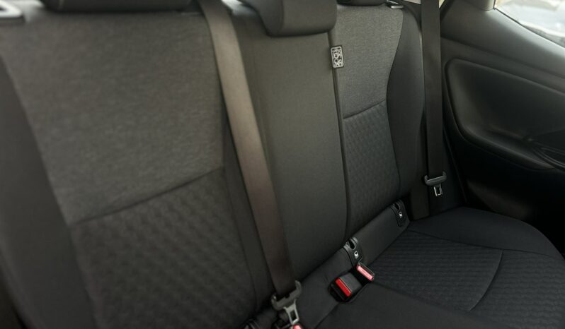 TOYOTA Yaris  | przedni | Automatyczna | 125 KM | Czarny full