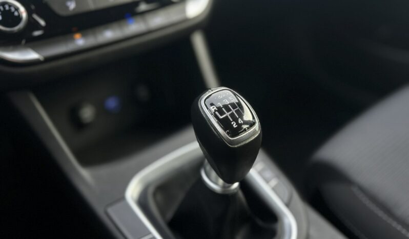 HYUNDAI I30  | przedni | Manualna | 110 KM | Beżowy full