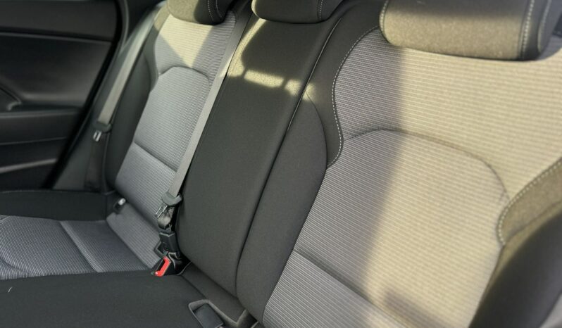 HYUNDAI I30  | przedni | Manualna | 110 KM | Beżowy full