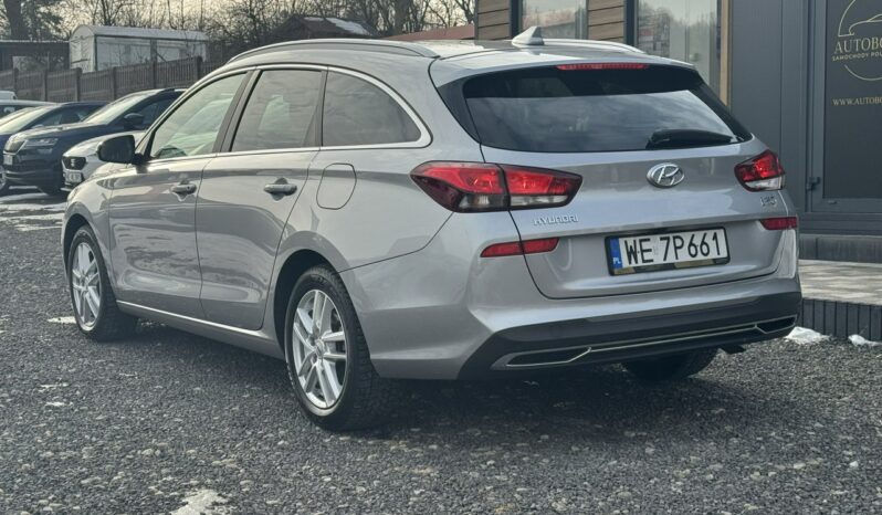 HYUNDAI I30  | przedni | automatyczna_dwusprzeglowa | 120 KM | Srebrny full