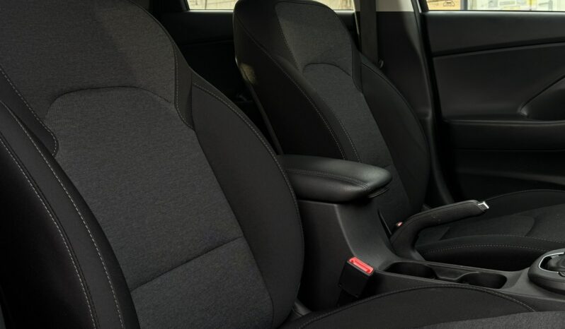 HYUNDAI I30  | przedni | automatyczna_dwusprzeglowa | 120 KM | Srebrny full