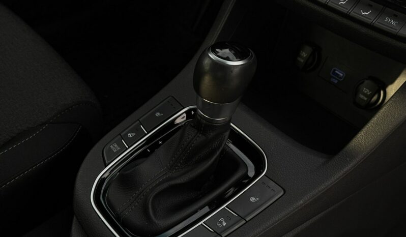 HYUNDAI I30  | przedni | automatyczna_dwusprzeglowa | 120 KM | Srebrny full