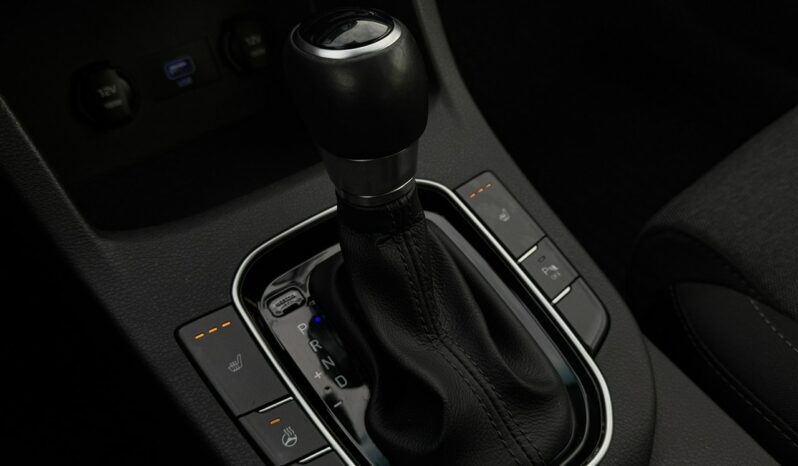 HYUNDAI I30  | przedni | automatyczna_dwusprzeglowa | 120 KM | Srebrny full