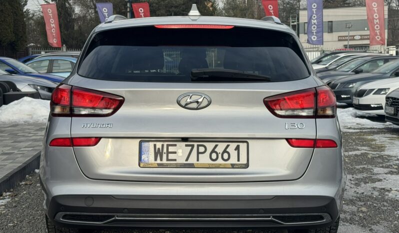 HYUNDAI I30  | przedni | automatyczna_dwusprzeglowa | 120 KM | Srebrny full