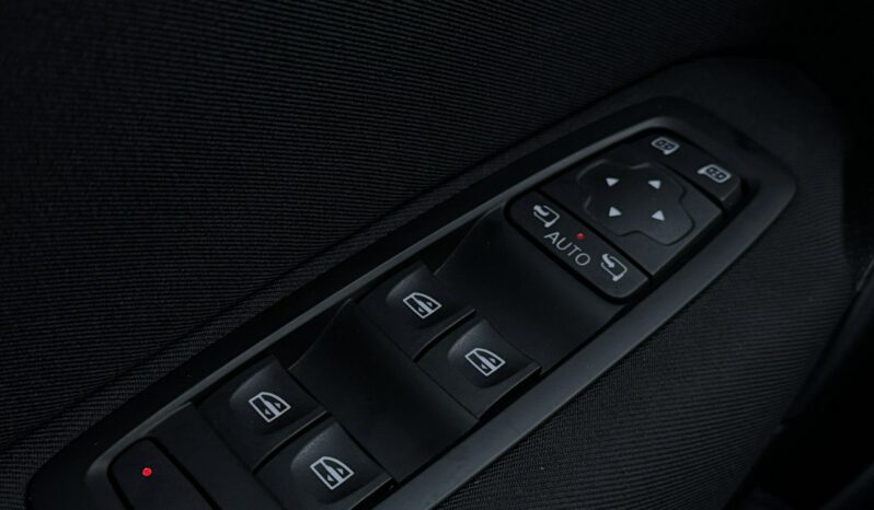 RENAULT Megane  | przedni | Manualna | 140 KM | bialy full