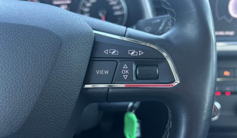 SEAT Leon  | przedni | Manualna | 130 KM | niebieski ciemny full