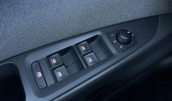 SEAT Leon  | przedni | Manualna | 130 KM | niebieski ciemny full