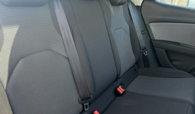 SEAT Leon  | przedni | Manualna | 130 KM | niebieski ciemny full