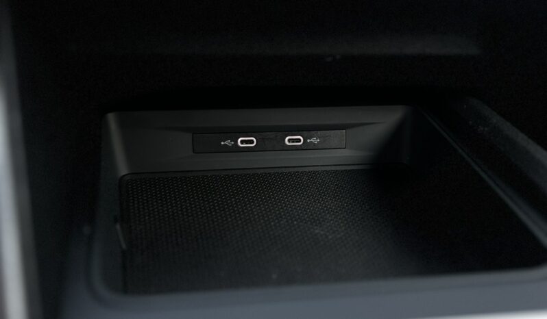 SEAT Leon  | przedni | automatyczna_dwusprzeglowa | 110 KM | bialy full