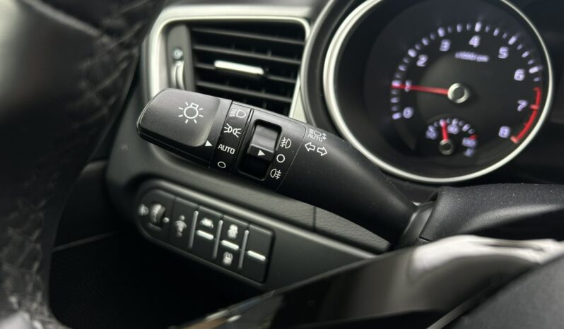 KIA XCeed  | przedni | Manualna | 120 KM | Niebieski full