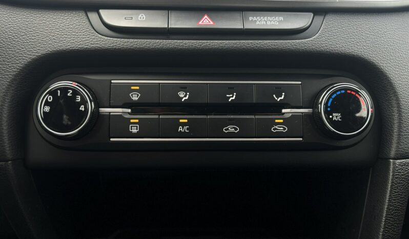 KIA XCeed  | przedni | Manualna | 120 KM | Niebieski full