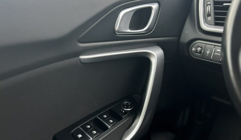 KIA XCeed  | przedni | Manualna | 120 KM | Niebieski full