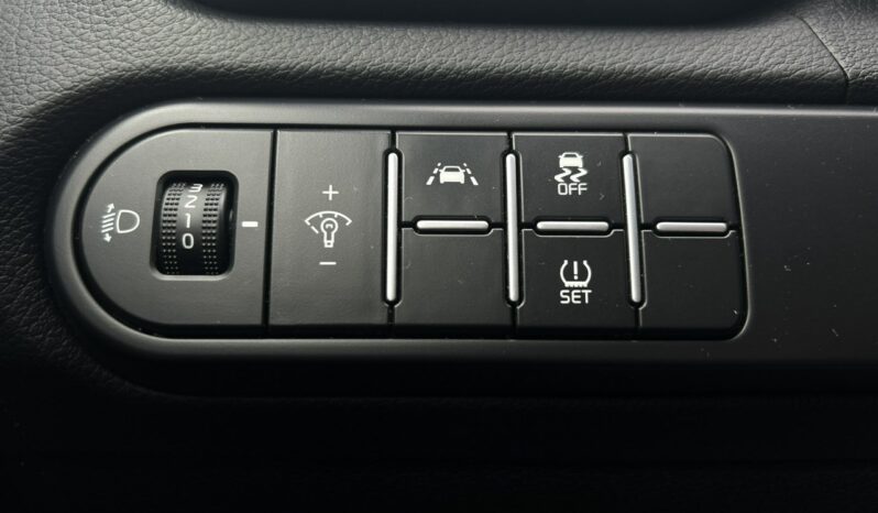 KIA XCeed  | przedni | Manualna | 120 KM | Niebieski full