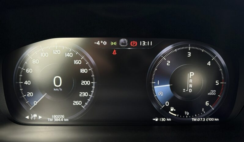 VOLVO V60  | przedni | Automatyczna | 150 KM | Srebrny full