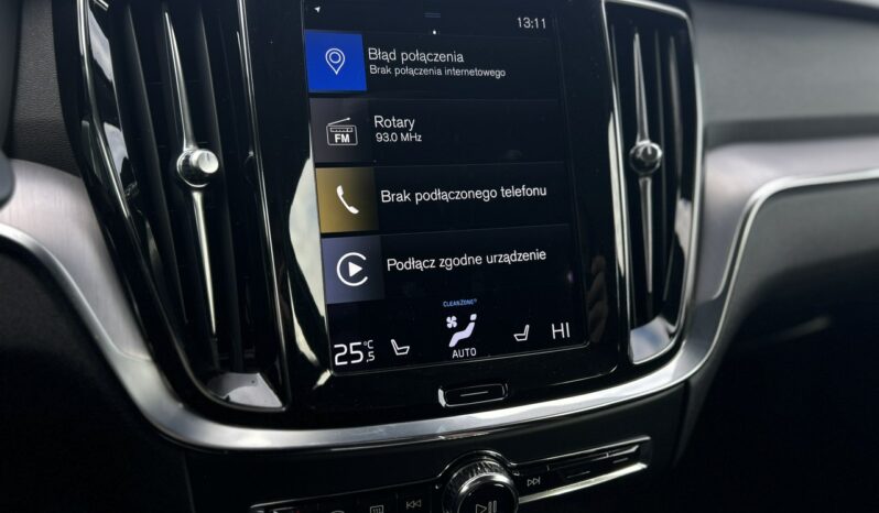 VOLVO V60  | przedni | Automatyczna | 150 KM | Srebrny full