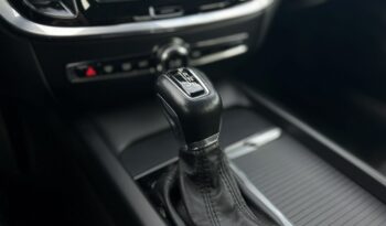 VOLVO V60  | przedni | Automatyczna | 150 KM | Srebrny full