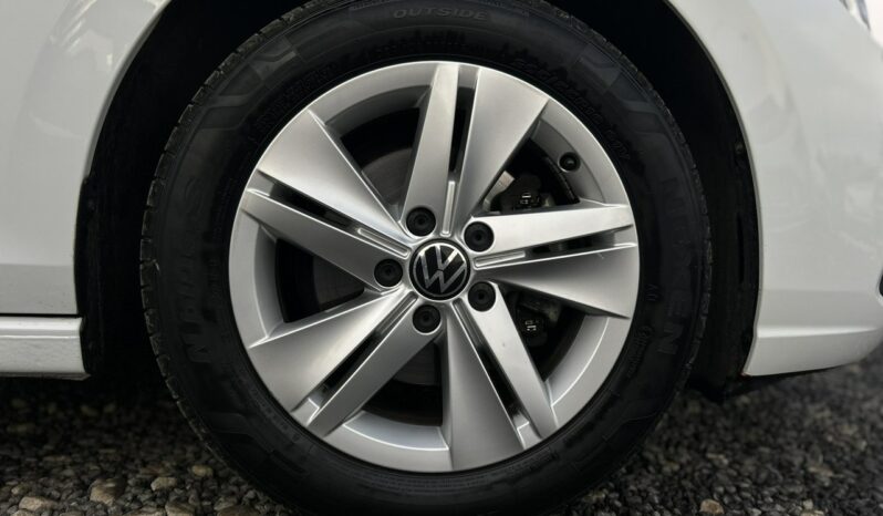 VOLKSWAGEN Golf  | przedni | Automatyczna | 150 KM | bialy full
