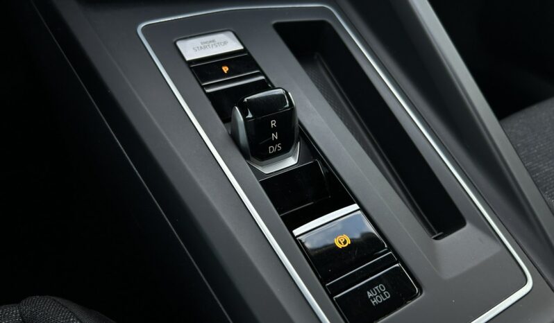 VOLKSWAGEN Golf  | przedni | Automatyczna | 150 KM | bialy full