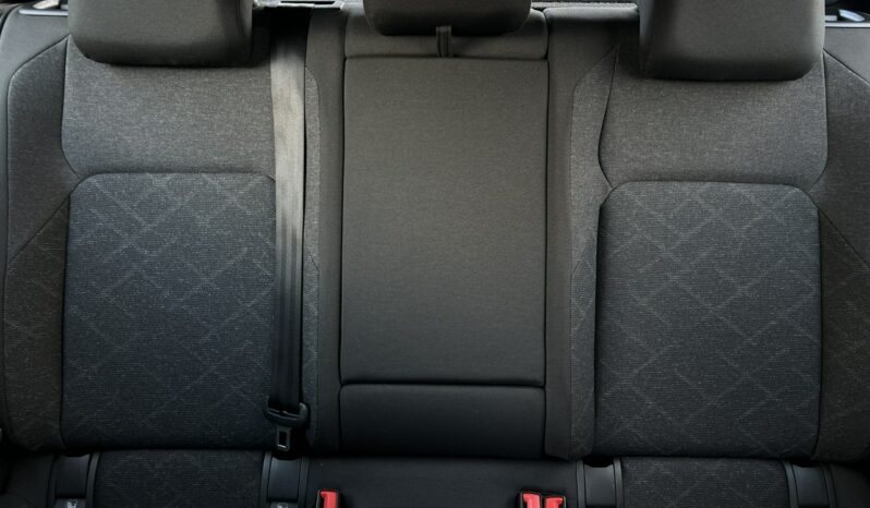 VOLKSWAGEN Golf  | przedni | Automatyczna | 150 KM | bialy full