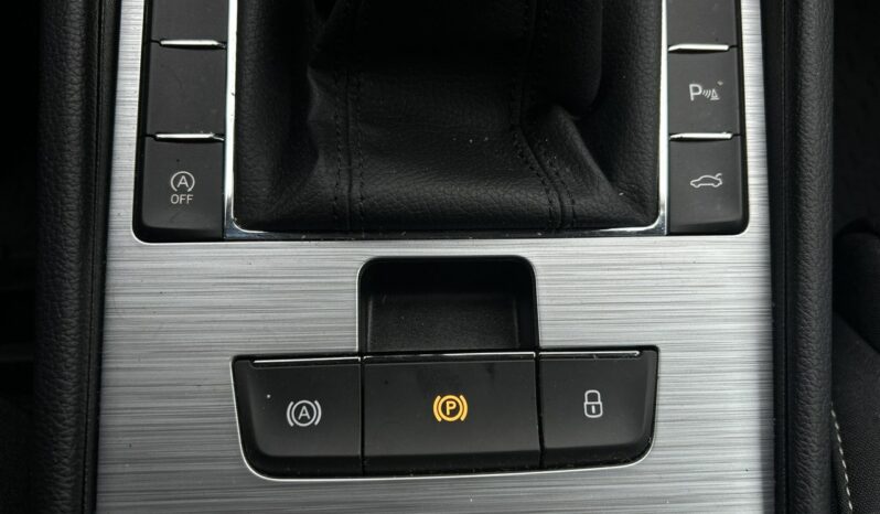 SKODA Superb  | przedni | Manualna | 150 KM | Czarny full