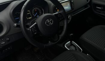 TOYOTA Yaris  | przedni | automatyczna_bezstopniowa | 100 KM | Srebrny full