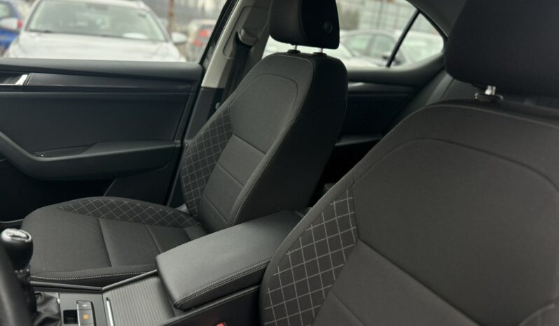 SKODA Superb  | przedni | Manualna | 150 KM | Brązowy full