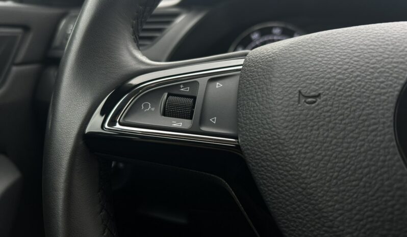 SKODA Superb  | przedni | Manualna | 150 KM | Brązowy full