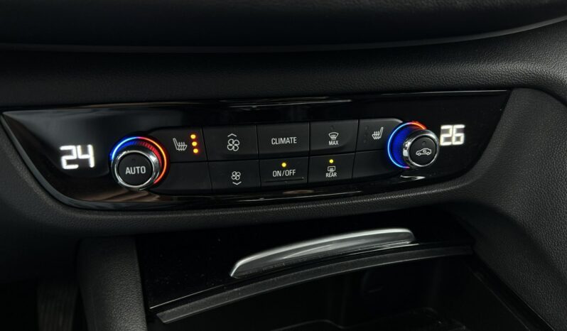 OPEL Insignia  | przedni | Automatyczna | 165 KM | Czarny full