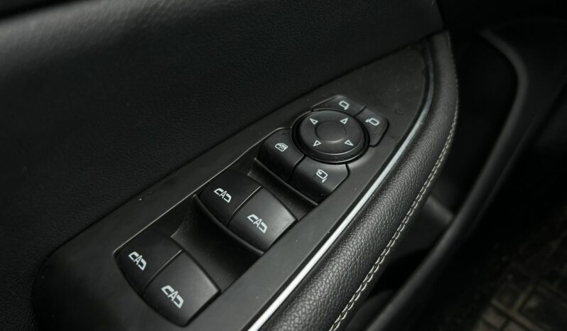 OPEL Insignia  | przedni | Automatyczna | 165 KM | Czarny full